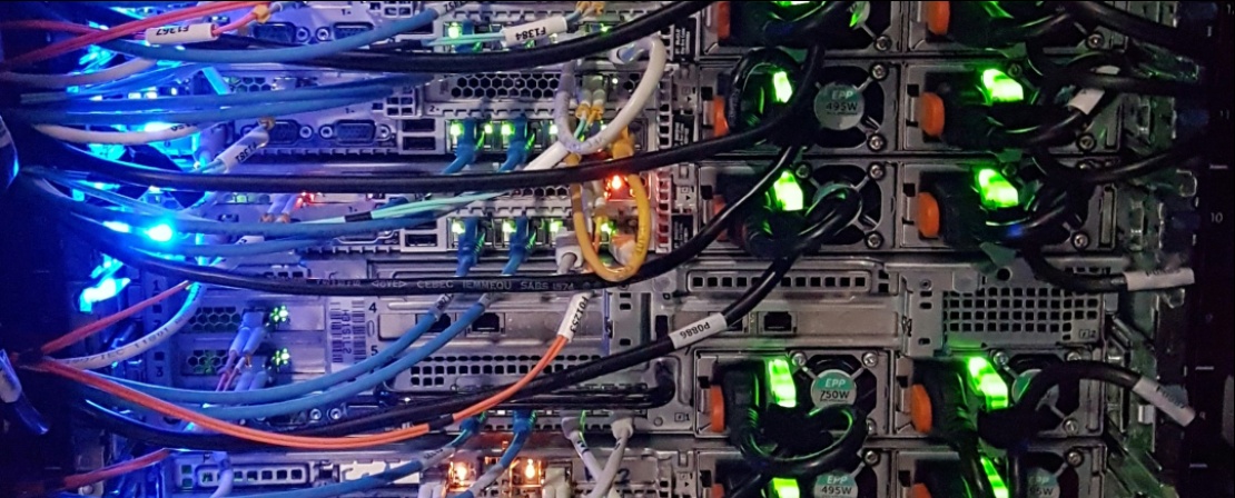 Photographie de cables entremélés